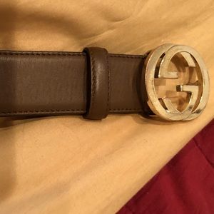 Gucci Brown Leather Belt with the Flat Double G Buckle. Made in Italy Authentic